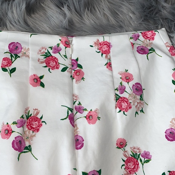 Express white floral back zip skirt - Picture 3 of 6